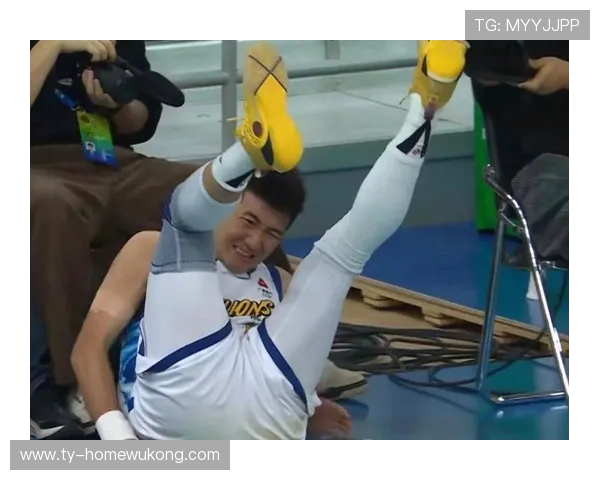 孙铭徽真在家也这么拼？听说厨房比球场还残酷…